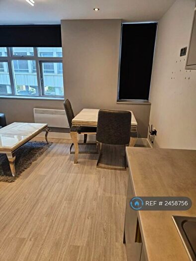 1 Bedroom Flat To Rent In Empire House, Bradford, BD1