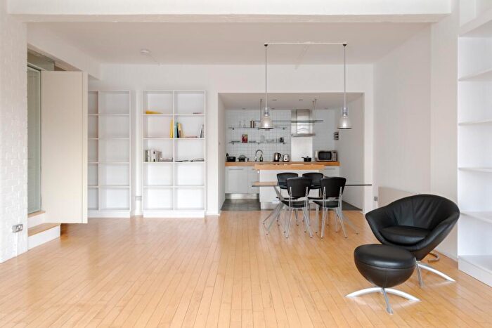 2 Bedroom Apartment To Rent In Saffron Hill, Epc:D, EC1N