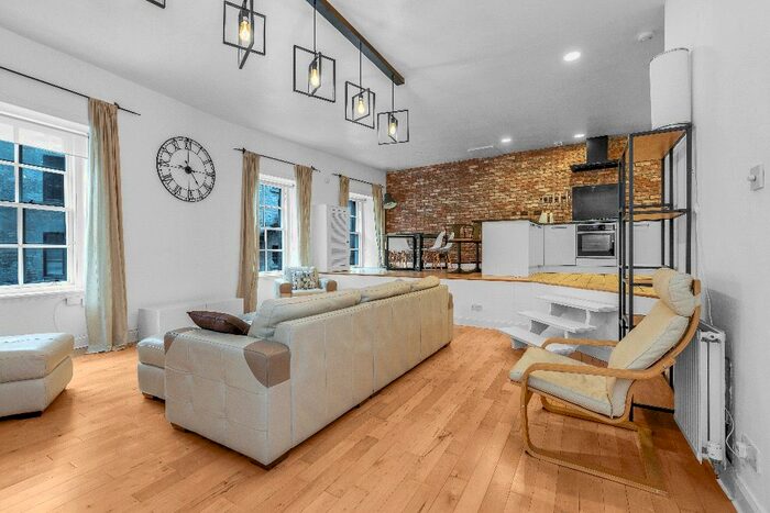 2 Bedroom Flat To Rent In Bernard Street, Leith, Edinburgh, EH6