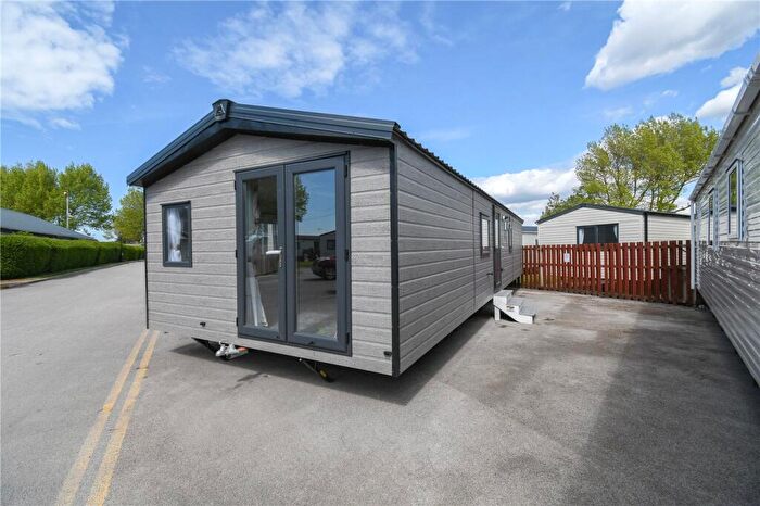 2 Bedroom Bungalow For Sale In Lighthouse View, Moreton Common, Wirral, CH46