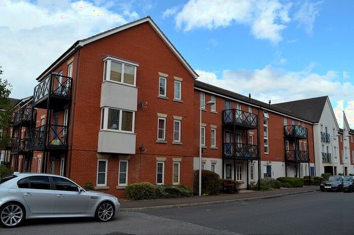 2 Bedroom Flat To Rent In Hevingham Drive, Chadwell Heath, Romford, RM6