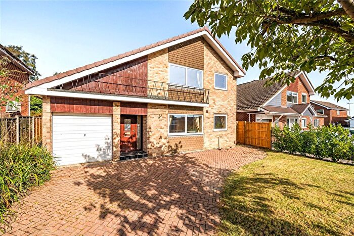 4 Bedroom Detached House For Sale In Starmead Drive, Wokingham, Berkshire, RG40