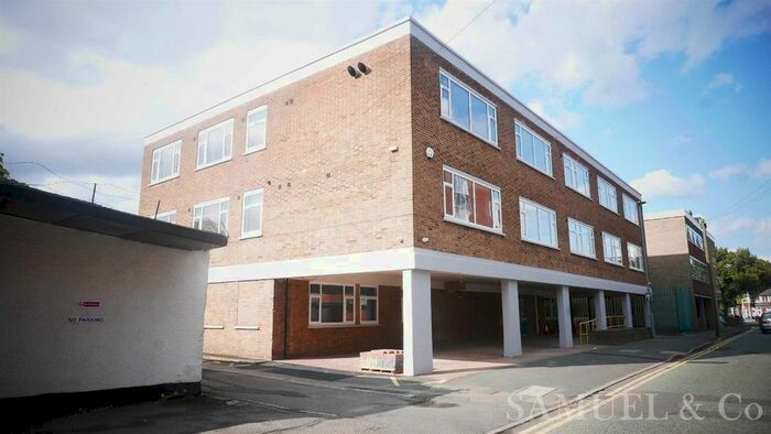 2 Bedroom Flat To Rent In Lombard Street, West Bromwich, B70