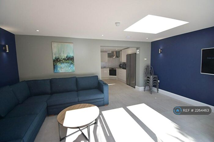 6 Bedroom Terraced House To Rent In Addington Road, Reading, RG1