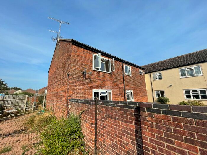 3 Bedroom Flat To Rent In Mason Road, Clacton-On-Sea, CO16