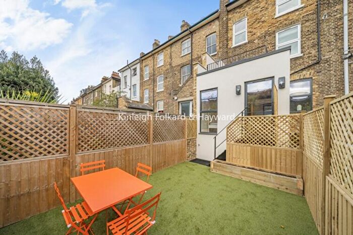2 Bedroom Apartment To Rent In Flaxman Road London, SE5