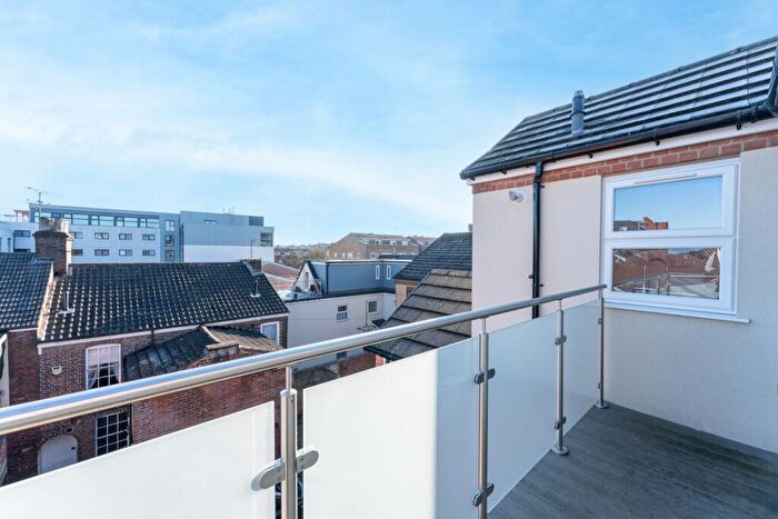 2 Bedroom Apartment To Rent In Windsor Walk, LU1