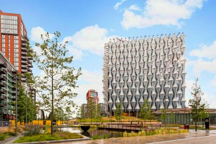 1 Bedroom Flat To Rent In Viaduct Gardens, London, SW11