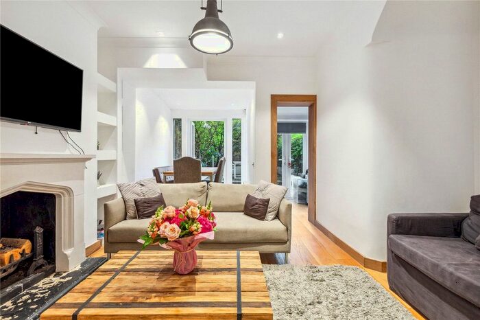 2 Bedroom Flat To Rent In St. Lukes Road, Notting Hill, London, W11