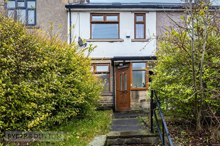 2 Bedroom Terraced House For Sale In Cowcliffe Hill Road, Cowcliffe, Huddersfield, West Yorkshire, HD2