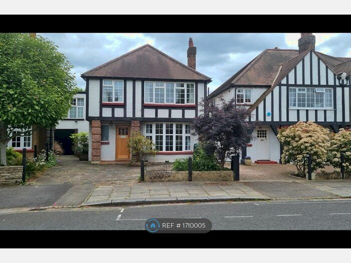 4 Bedroom Detached House To Rent In Queen Annes Grove, London, W5