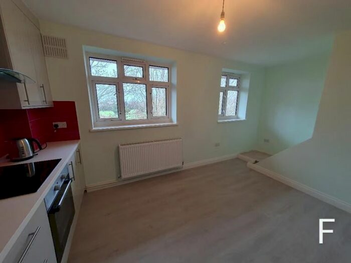 1 Bedroom Flat To Rent In London Road, Mitcham, CR4
