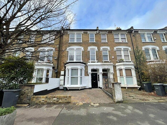 3 Bedroom Flat To Rent In Upper Tollington Park, London, N4