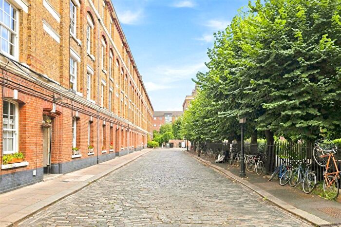 1 Bedroom Apartment For Sale In Gibson Gardens, London, N16