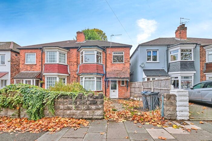 3 Bedroom Semi-Detached House For Sale In Goosemoor Lane, Birmingham, B23