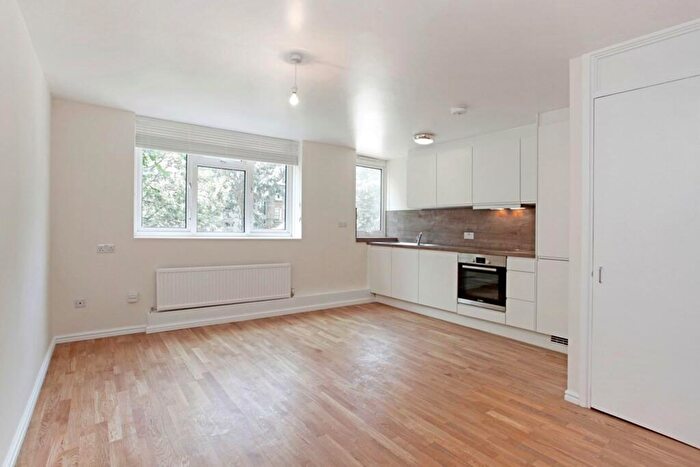 Flat To Rent In Bertha Neubergh House Denmark Road, SE5