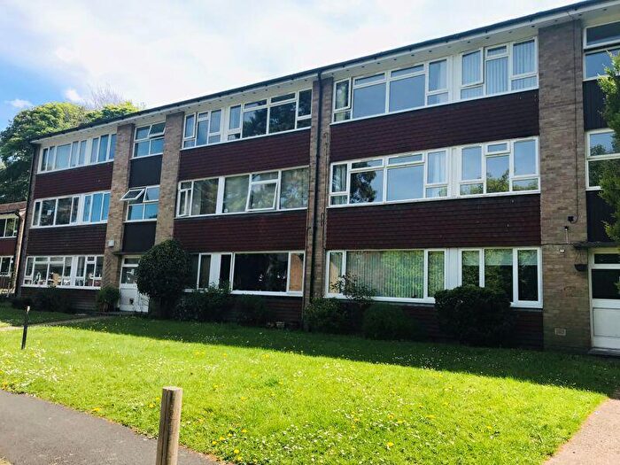 2 Bedroom Flat To Rent In Caterham Valley, CR3