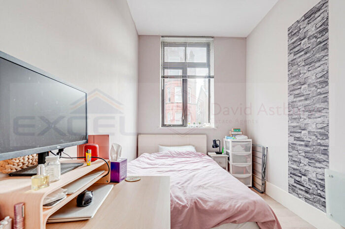 Apartment To Rent In Lithos Mansions, Finchley Road, London, NW3