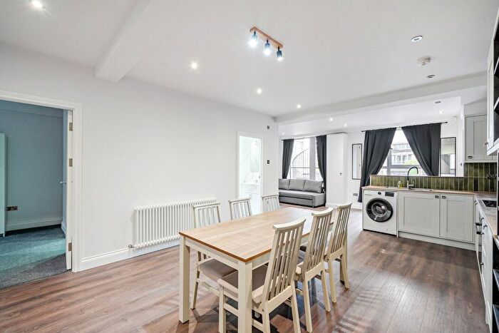3 Bedroom Flat For Sale In Grosvenor Terrace, London, SE5