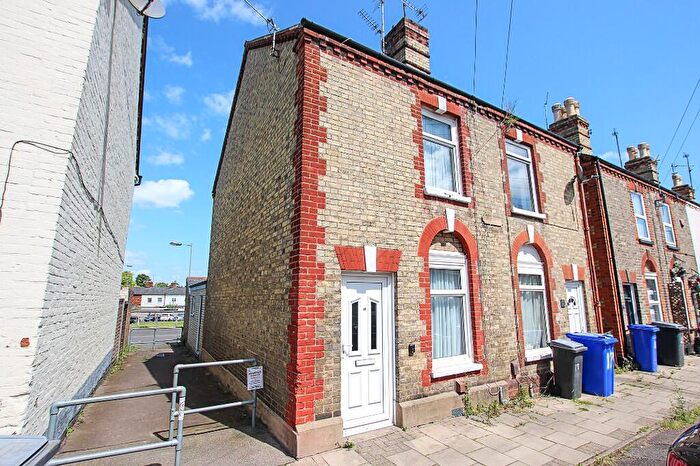 2 Bedroom End Of Terrace House To Rent In Park Avenue, Newmarket, Suffolk, CB8