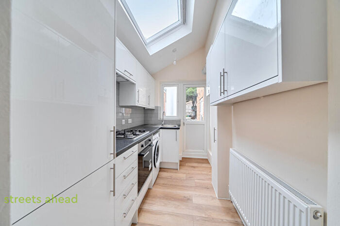1 Bedroom Apartment To Rent In Croydon Road, Beckenham, BR3