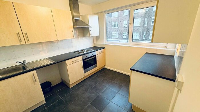 2 Bedroom Apartment To Rent In Broadway West, Leigh-on-Sea, SS9