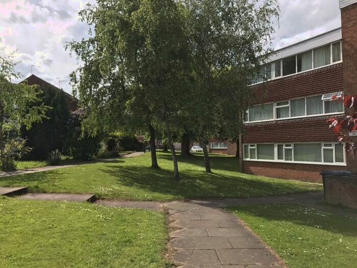2 Bedroom Flat To Rent In Greendale Road, Whoberley, Coventry, CV5