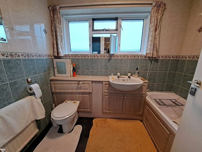 3 Bedroom Terraced House For Sale In Churchill Close, Summerdown, Eastbourne, BN20