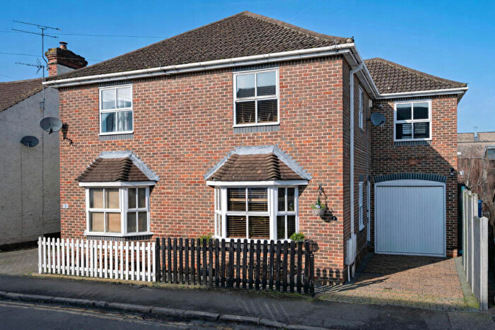 3 Bedroom Semi-Detached House For Sale In Victoria Road, Brentwood, CM14