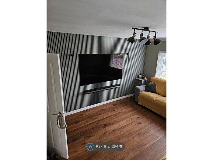 2 Bedroom Bungalow To Rent In Rockingham Road, Kettering, NN16