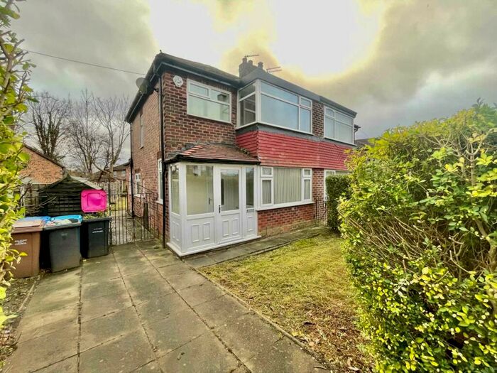 3 Bedroom Semi-Detached House To Rent In Castlewood Road, Salford, M7