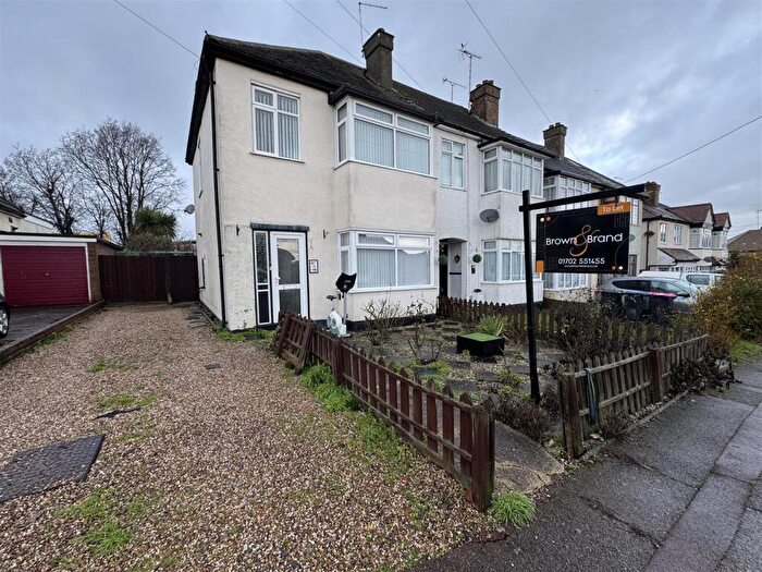3 Bedroom Semi Detached House To Rent In Hazelwood Grove, Leigh-On-Sea, SS9