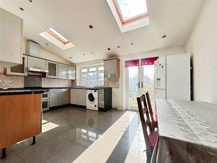 3 Bedroom Semi-Detached House To Rent In Station Road, Hounslow, TW3