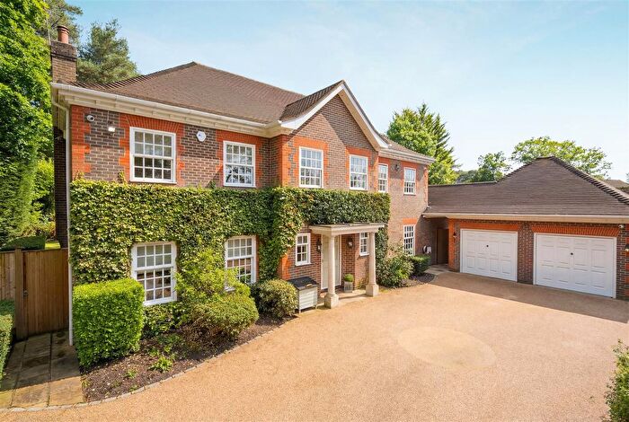 4 Bedroom Detached House For Sale In Springfield Road, Camberley, GU15