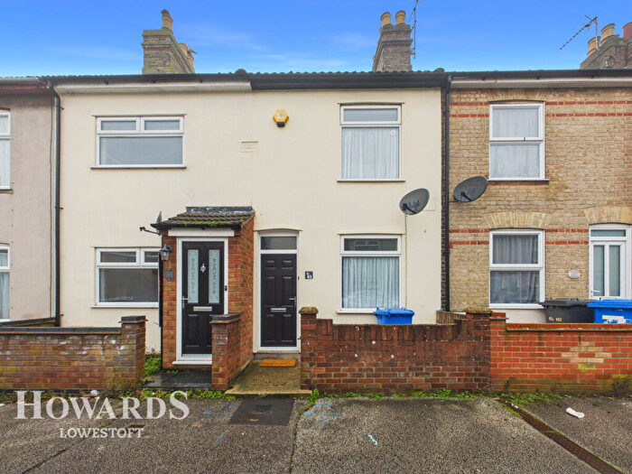 3 Bedroom Terraced House For Sale In Queens Road, Lowestoft, NR32