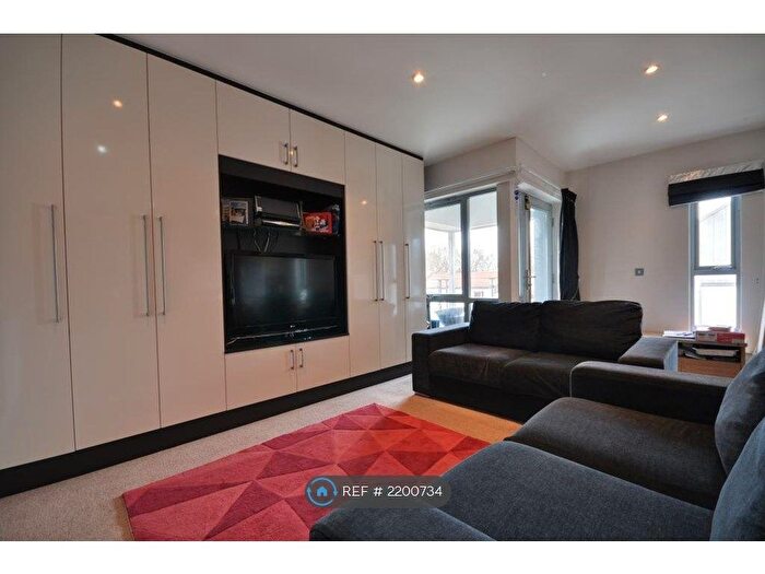 1 Bedroom Flat To Rent In Tranquil Lane, Harrow, HA2