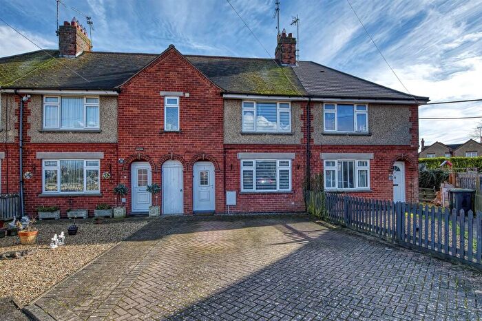 3 Bedroom Terraced House For Sale In Upper Kings Avenue, Higham Ferrers, NN10