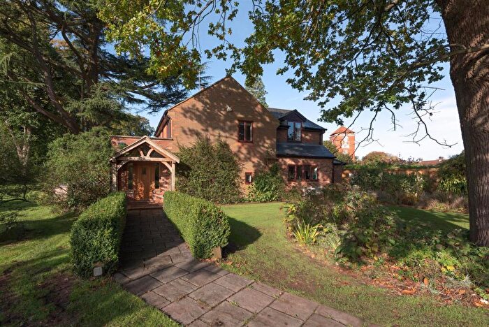 4 Bedroom House To Rent In Chestnut Cottage, Stockgrove, Leighton Buzzard, LU7