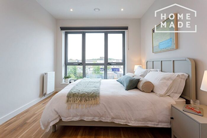 2 Bedroom Flat To Rent In Greenford Quay, Greenford, UB6