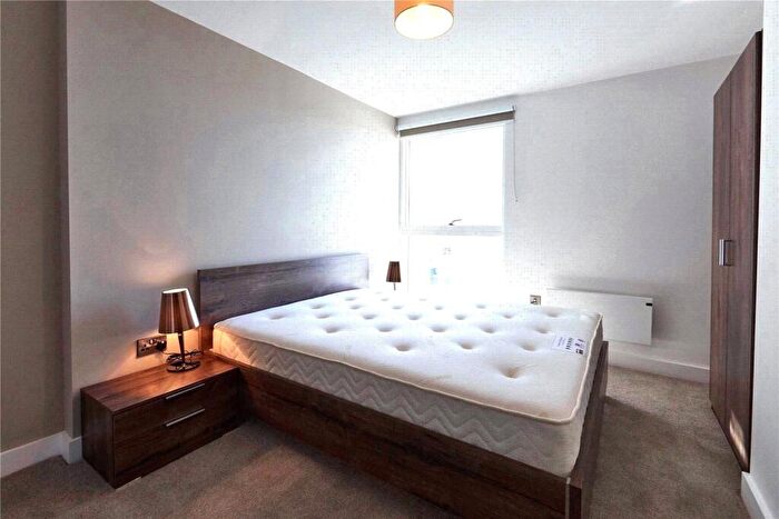 2 Bedroom Apartment To Rent In New Bridge Street Salford, M3