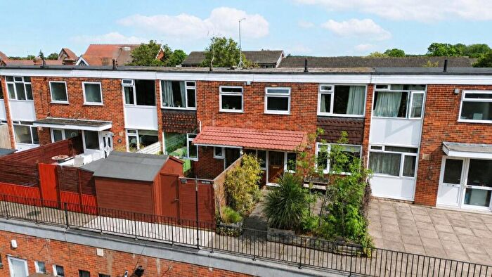 3 Bedroom Maisonette For Sale In Fleet Road, Fleet, GU51