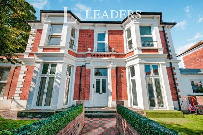 1 Bedroom Flat To Rent In College Road, Eastbourne, BN21