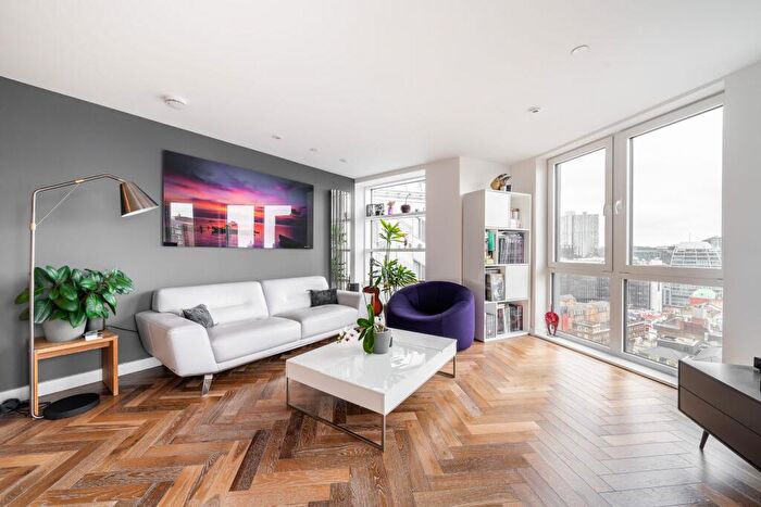2 Bedroom Apartment To Rent In Eagle Point, City Road, London, EC1V