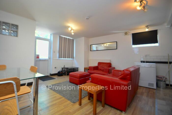 2 Bedroom Flat To Rent In Brookfield Place, Headingley, Leeds, LS6