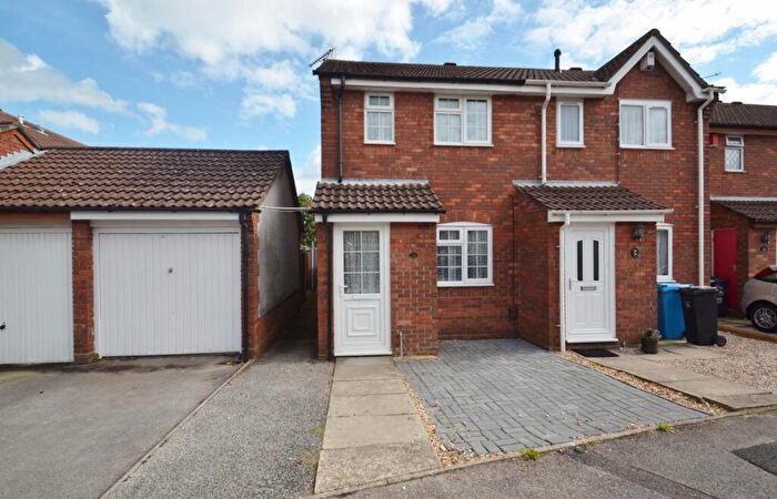 2 Bedroom End Of Terrace House To Rent In Canford Heath, BH17