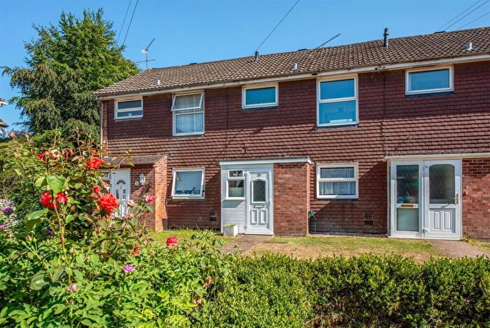 3 Bedroom Terraced House For Sale In Arthur Close, Farnham, GU9