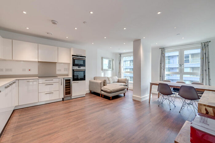 2 Bedroom Flat For Sale In Queensland Road, Islington, N7