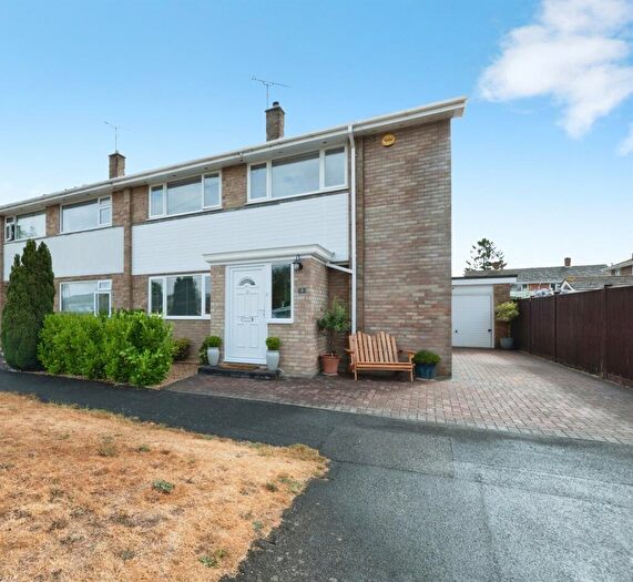 3 Bedroom Semi-Detached House For Sale In Merton Close, Fordingbridge, SP6
