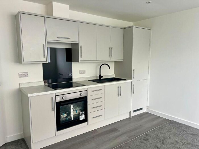 2 Bedroom Apartment To Rent In Apartment City Point, - Prospect Street, HU2