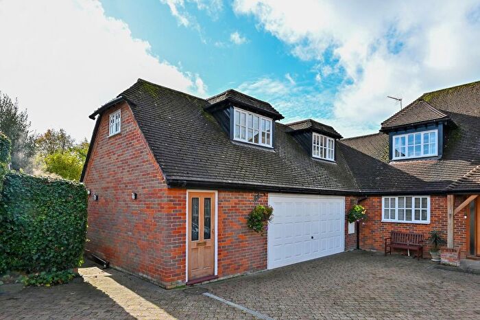 1 Bedroom Flat To Rent In Lock Road, Marlow, Buckinghamshire, SL7